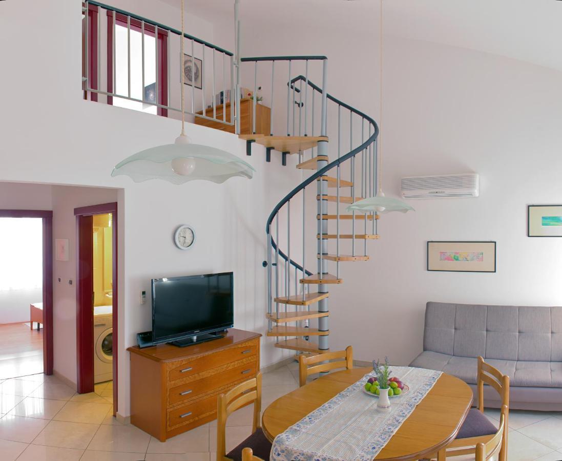 Pino Apartment พูลา ภายนอก รูปภาพ